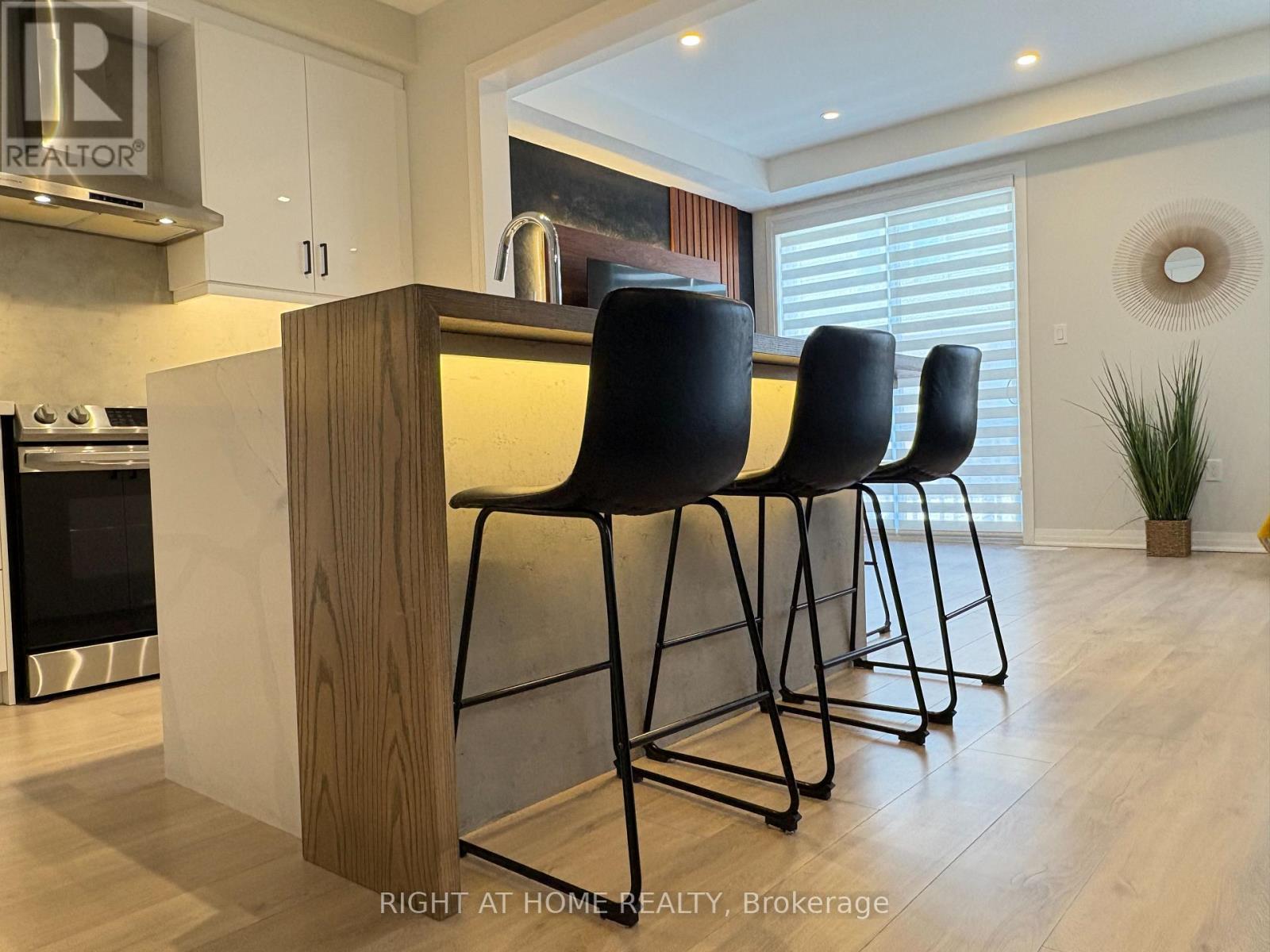 95 Shepherd Drive, Barrie, Ontario  L9J 0K4 - Photo 7 - S12742514