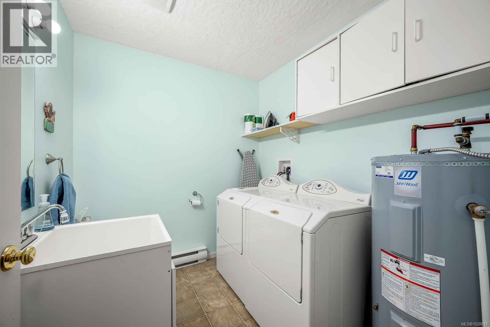 A 2284 1st St, Courtenay, British Columbia  V9N 8X8 - Photo 24 - 1028619