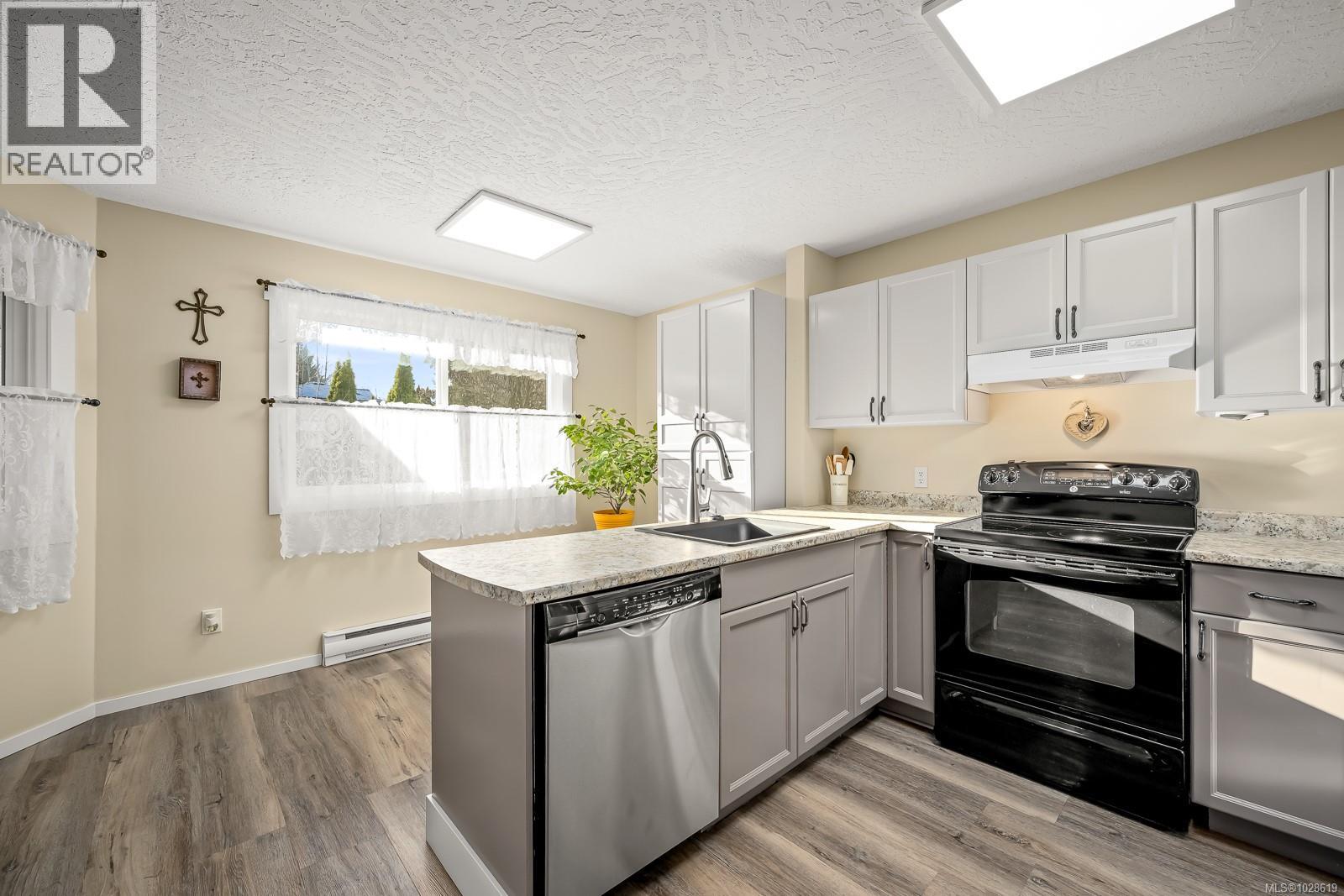 A 2284 1st St, Courtenay, British Columbia  V9N 8X8 - Photo 15 - 1028619