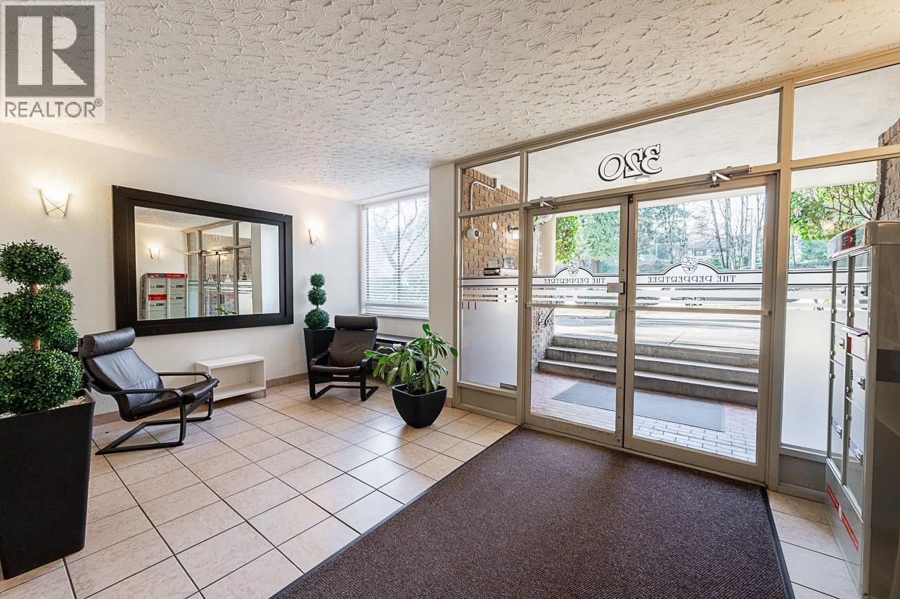 307 320 Royal Avenue, New Westminster, British Columbia  V3L 5C6 - Photo 2 - R3098900