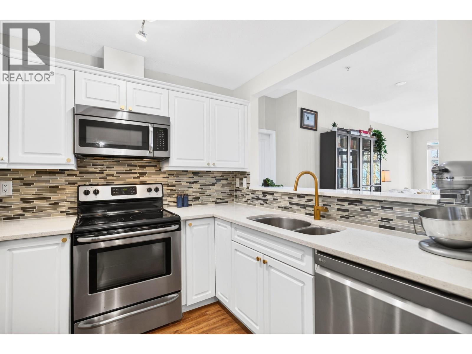 304 588 Twelfth Street, New Westminster, British Columbia  V3M 4H9 - Photo 12 - R3098806