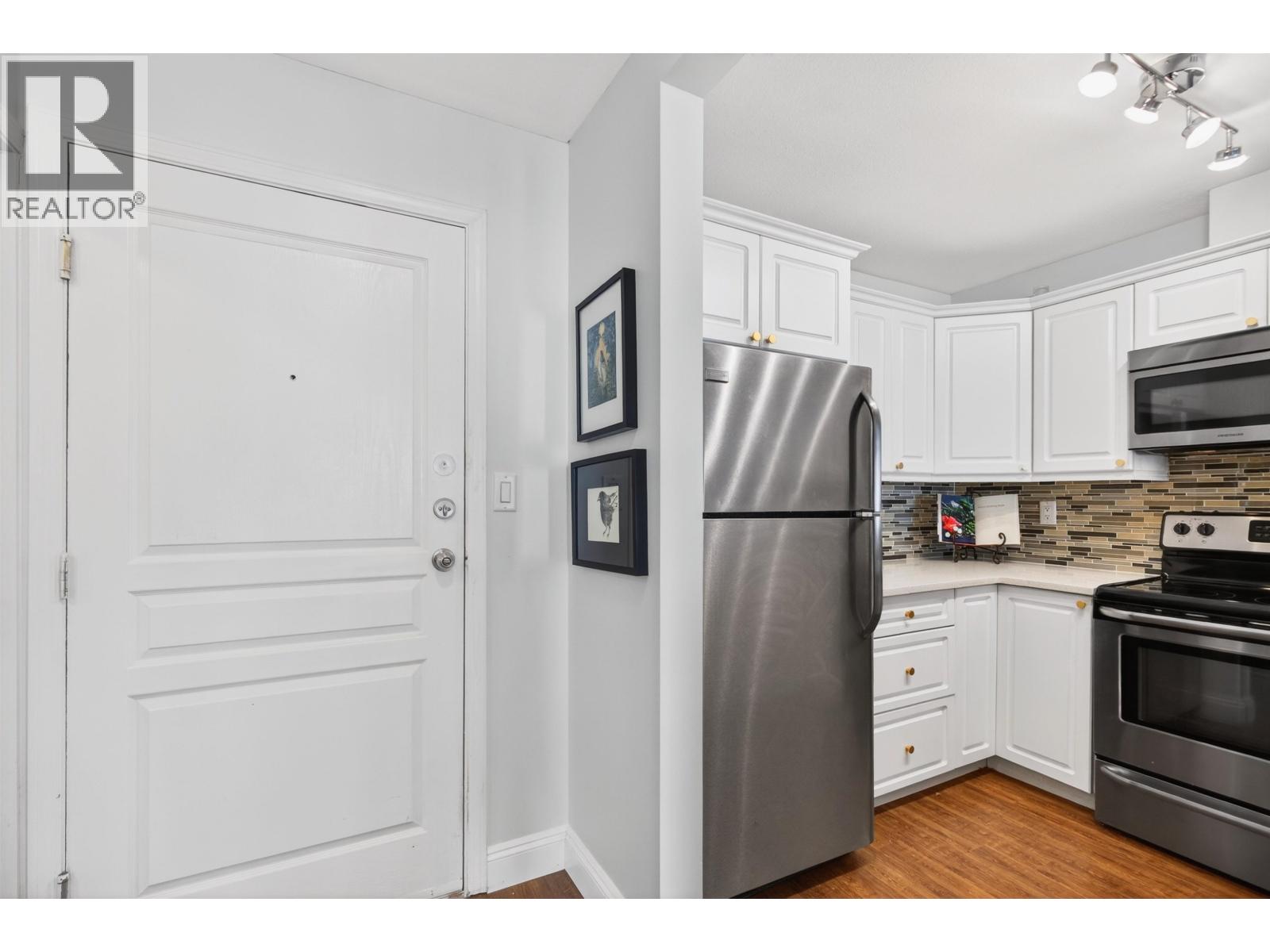 304 588 Twelfth Street, New Westminster, British Columbia  V3M 4H9 - Photo 14 - R3098806