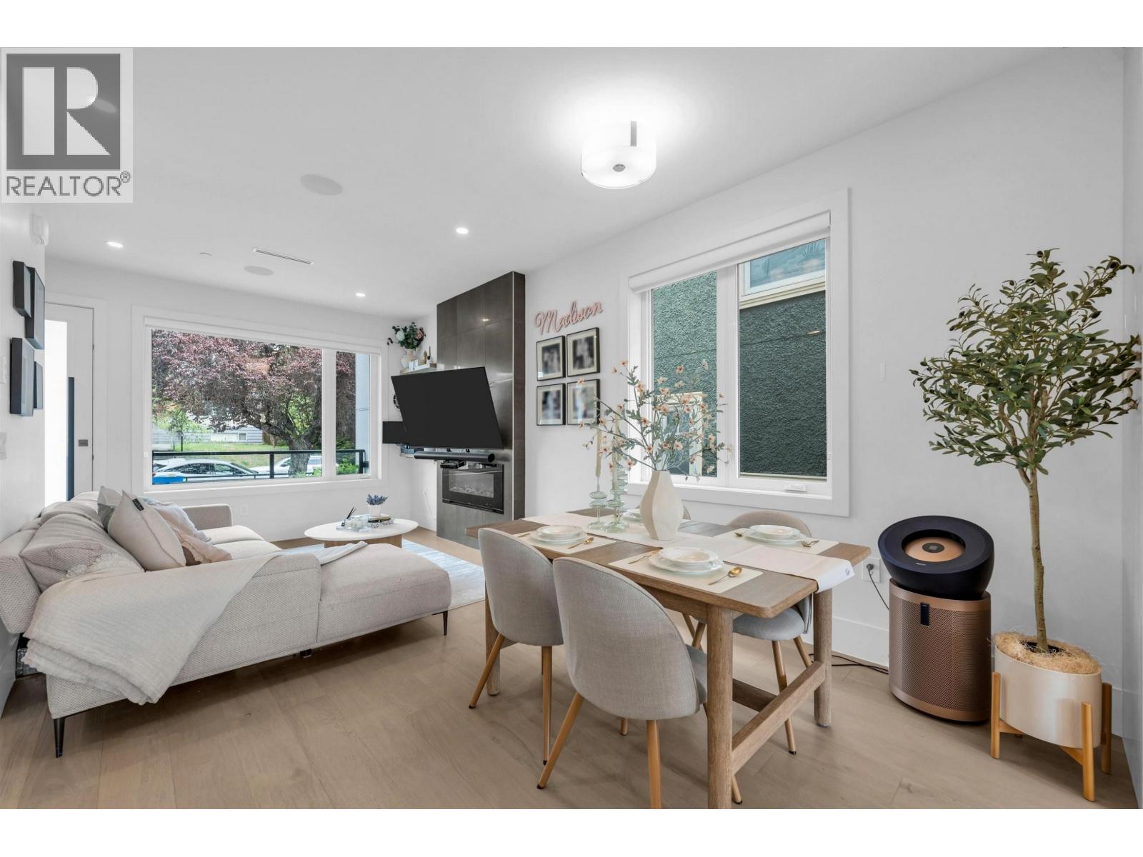 1 560 W 63rd Avenue, Vancouver, British Columbia  V6P 2G8 - Photo 2 - R3097831