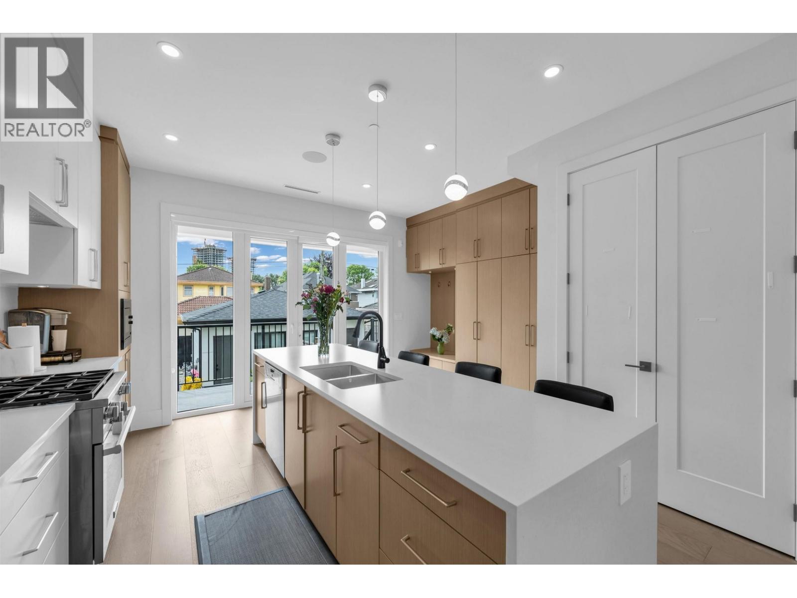 1 560 W 63rd Avenue, Vancouver, British Columbia  V6P 2G8 - Photo 5 - R3097831