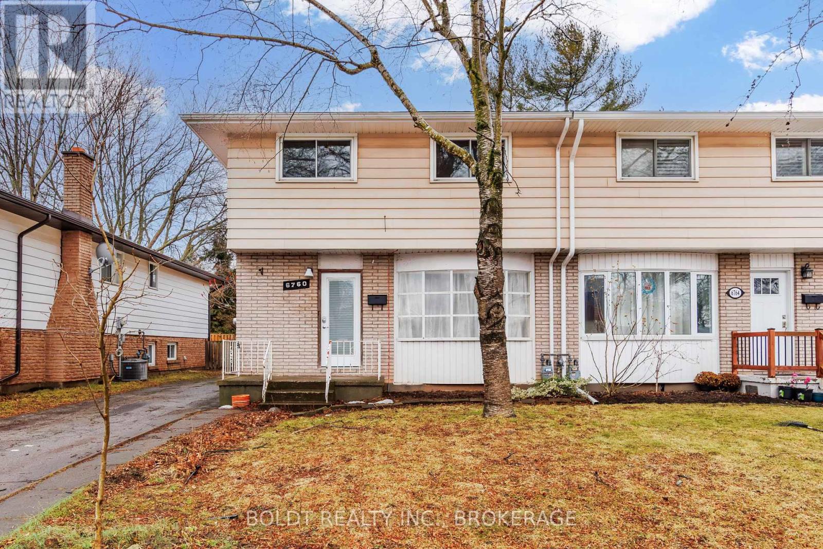 6760 Wilinger Street, Niagara Falls, Ontario  L2J 2B3 - Photo 1 - X12873676