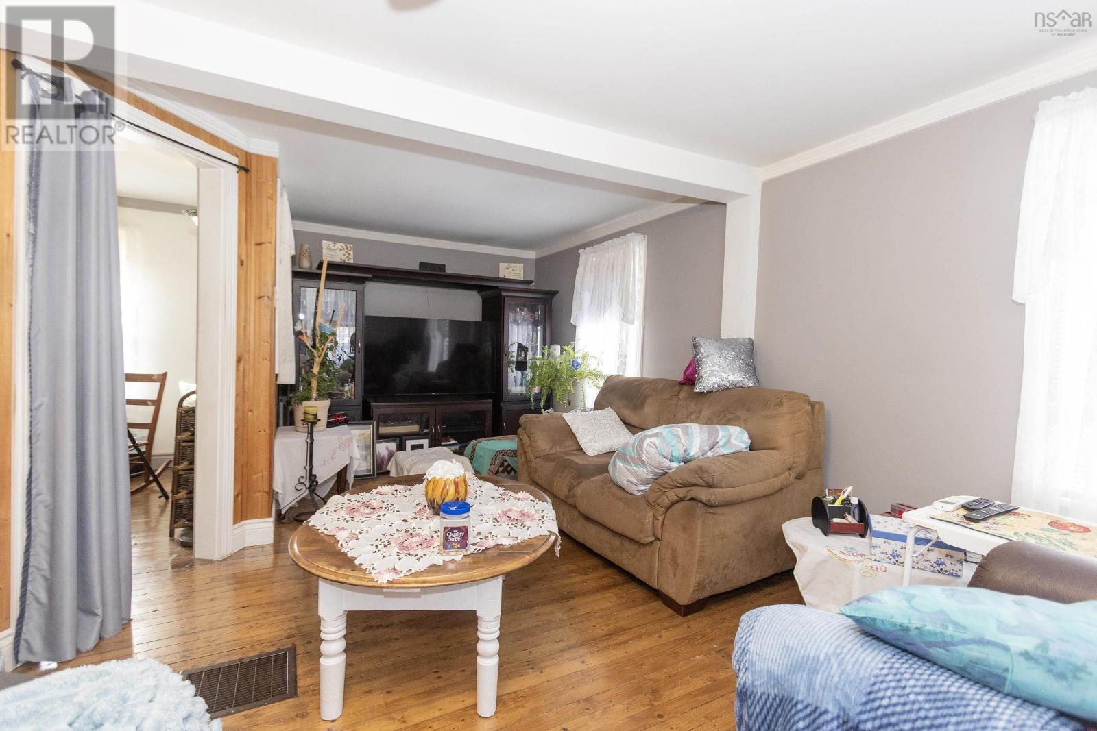 10 Patterson Street, Amherst, Nova Scotia  B4H 1G7 - Photo 17 - 202604374