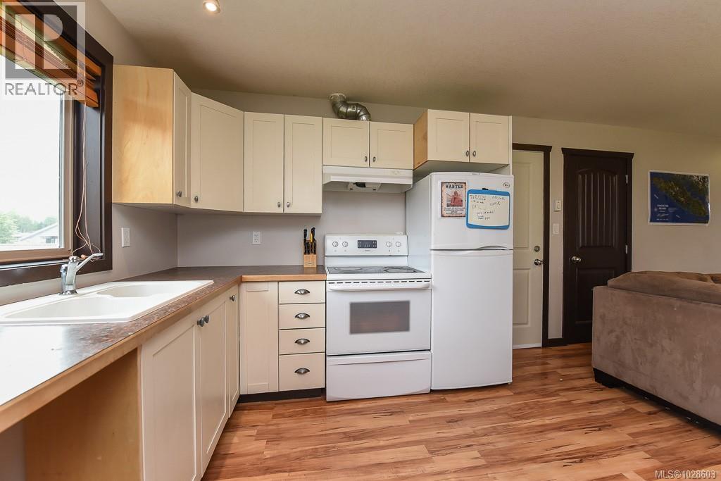 2735 Rydal Ave, Cumberland, British Columbia  V0R 1S0 - Photo 26 - 1028603