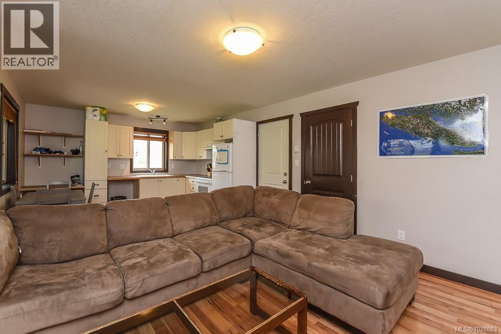 2735 Rydal Ave, Cumberland, British Columbia  V0R 1S0 - Photo 28 - 1028603