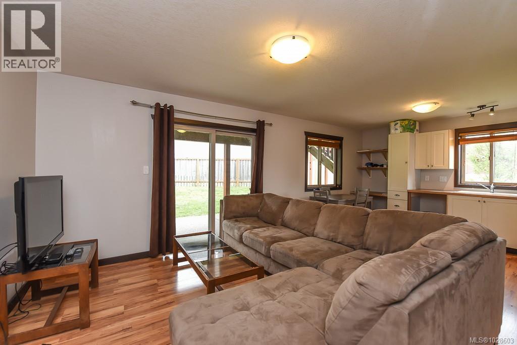 2735 Rydal Ave, Cumberland, British Columbia  V0R 1S0 - Photo 29 - 1028603