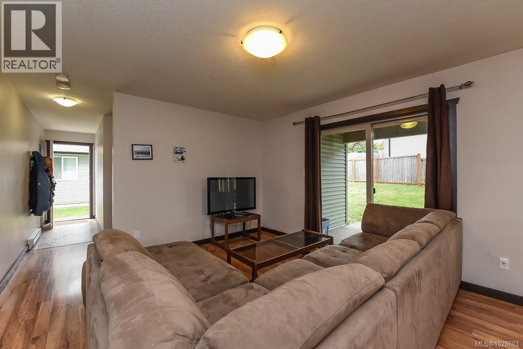 2735 Rydal Ave, Cumberland, British Columbia  V0R 1S0 - Photo 30 - 1028603