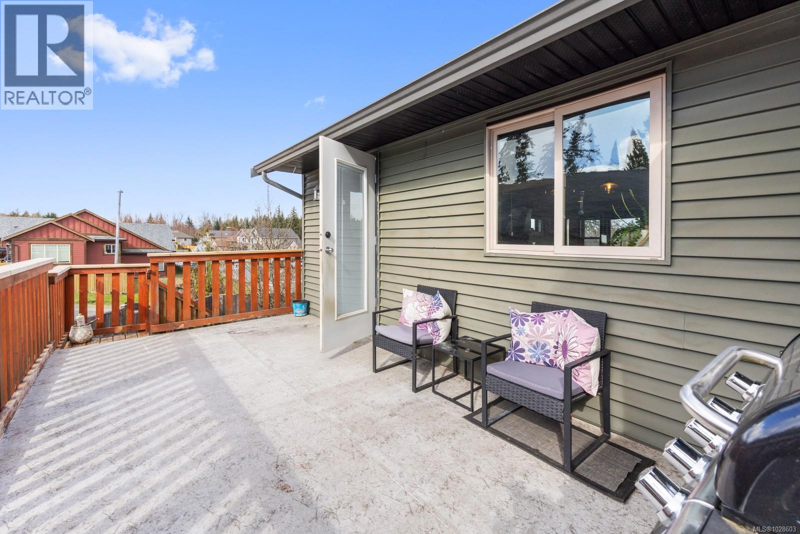 2735 Rydal Ave, Cumberland, British Columbia  V0R 1S0 - Photo 39 - 1028603