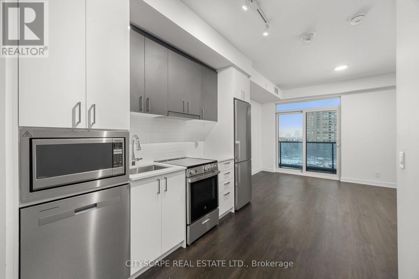 501 - 30 Upper Mall Way, Vaughan, Ontario  L4J 0L7 - Photo 11 - N12873690