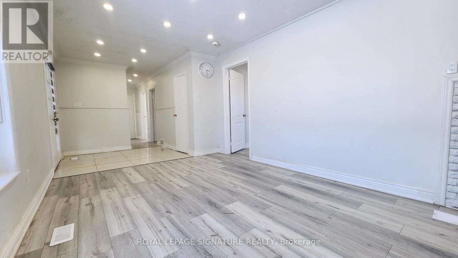 Upper Level - 5444 Countryside Drive, Brampton, Ontario  L6P 0T8 - Photo 8 - W12873654