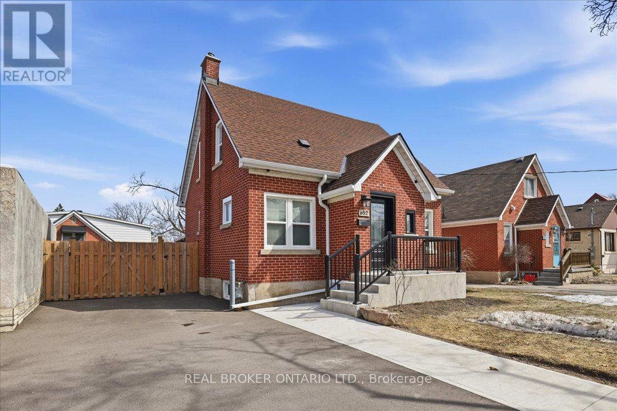 652 WEBER STREET E, Kitchener, Ontario