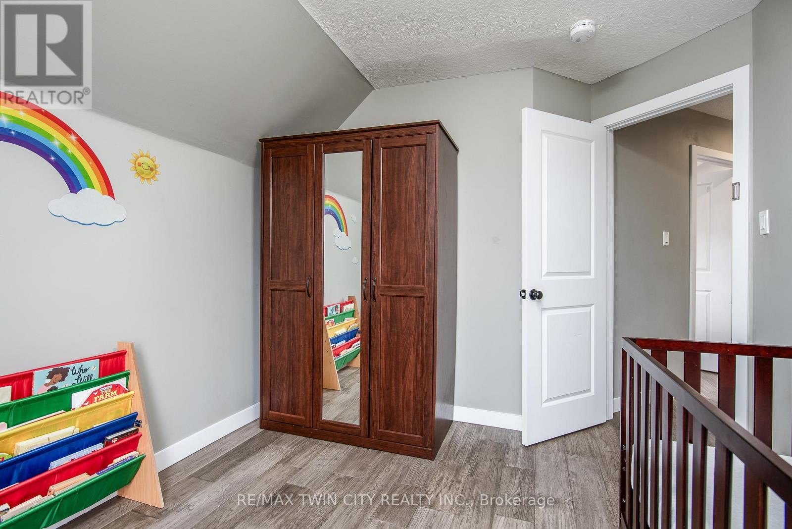 15 Herlan Avenue, Kitchener, Ontario  N2G 2C4 - Photo 29 - X12873658