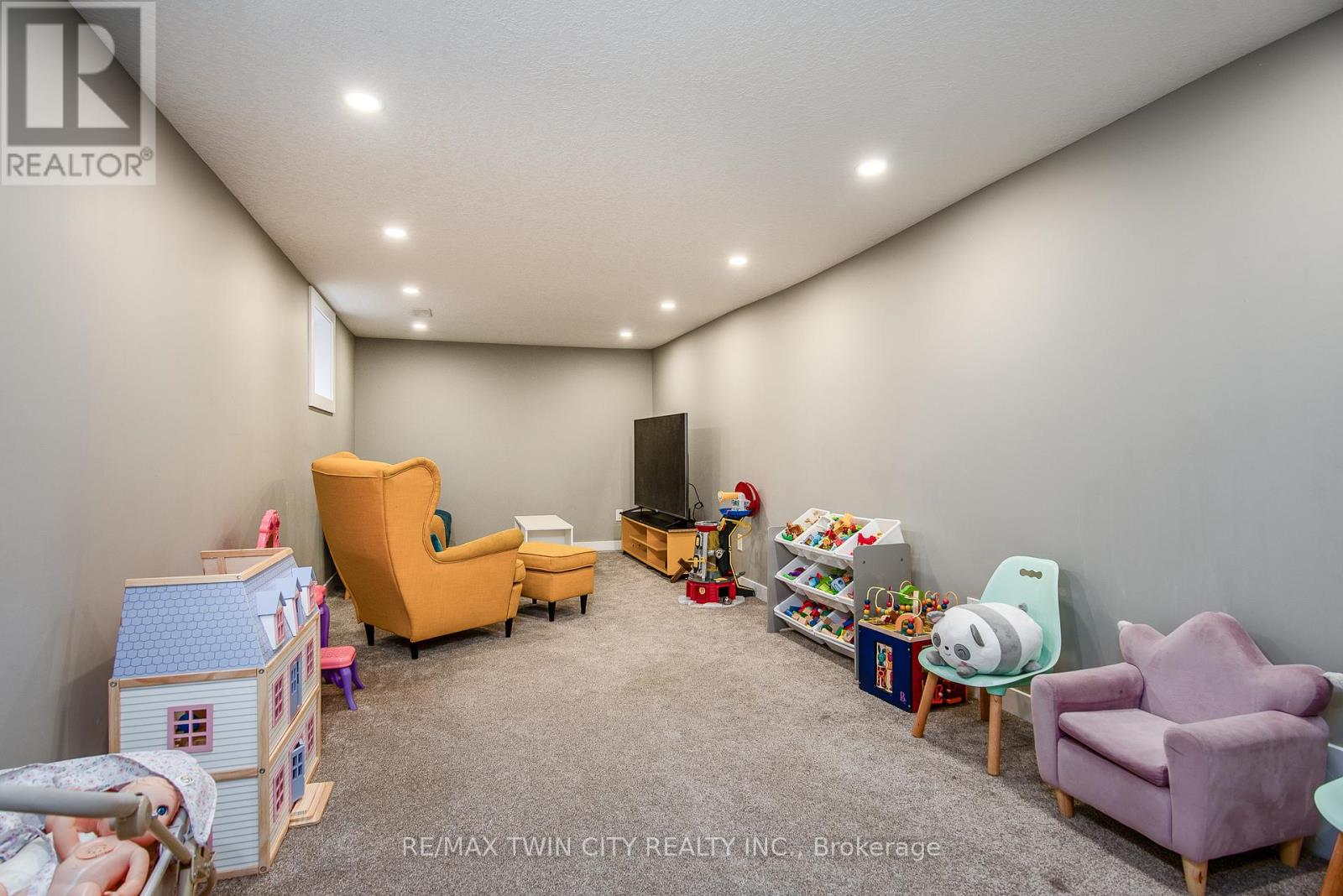 15 Herlan Avenue, Kitchener, Ontario  N2G 2C4 - Photo 39 - X12873658