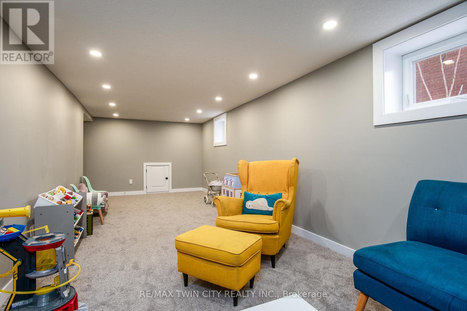 15 Herlan Avenue, Kitchener, Ontario  N2G 2C4 - Photo 41 - X12873658