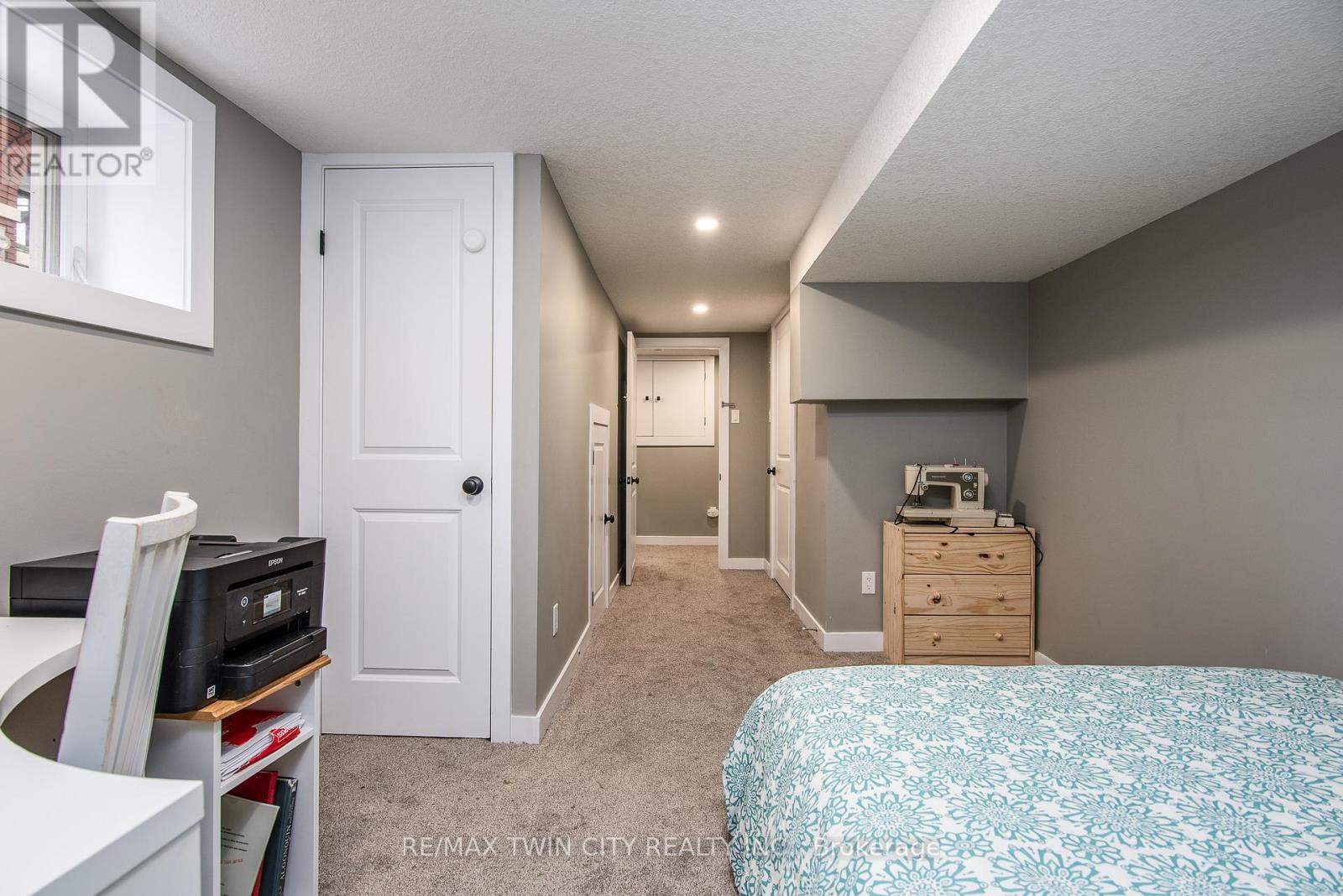 15 Herlan Avenue, Kitchener, Ontario  N2G 2C4 - Photo 48 - X12873658