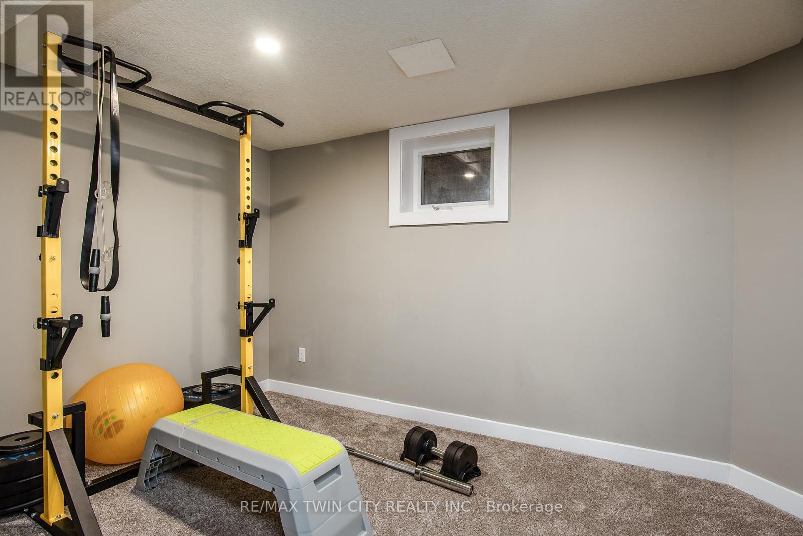 15 Herlan Avenue, Kitchener, Ontario  N2G 2C4 - Photo 49 - X12873658