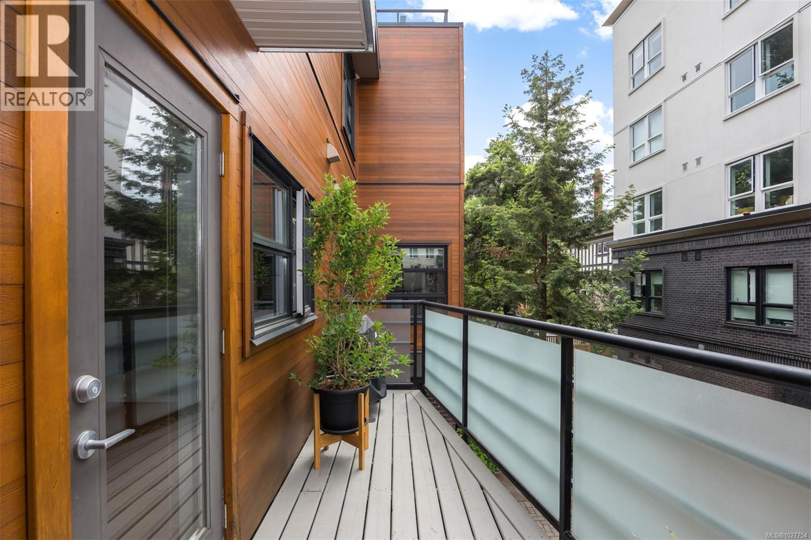 4 1137 Meares St, Victoria, British Columbia  V8V 3J9 - Photo 10 - 1027754