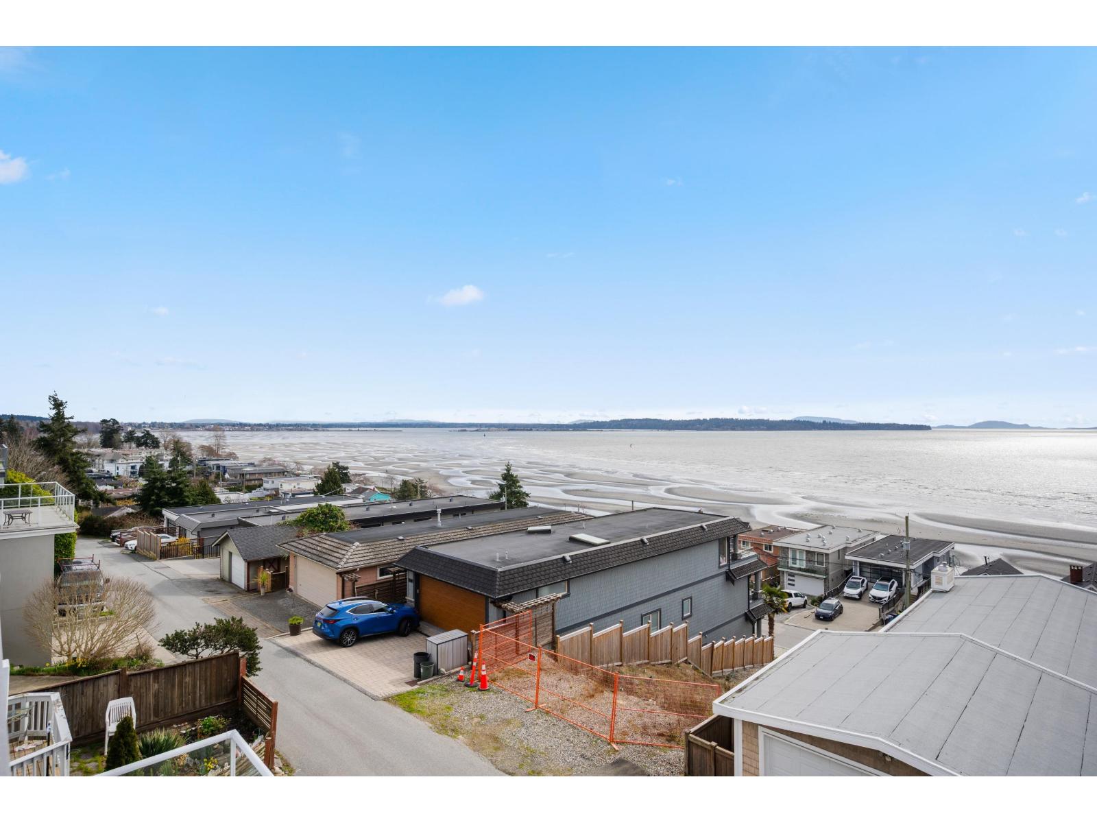 15456 Columbia Avenue, White Rock, British Columbia  V4B 1K2 - Photo 13 - R3098251