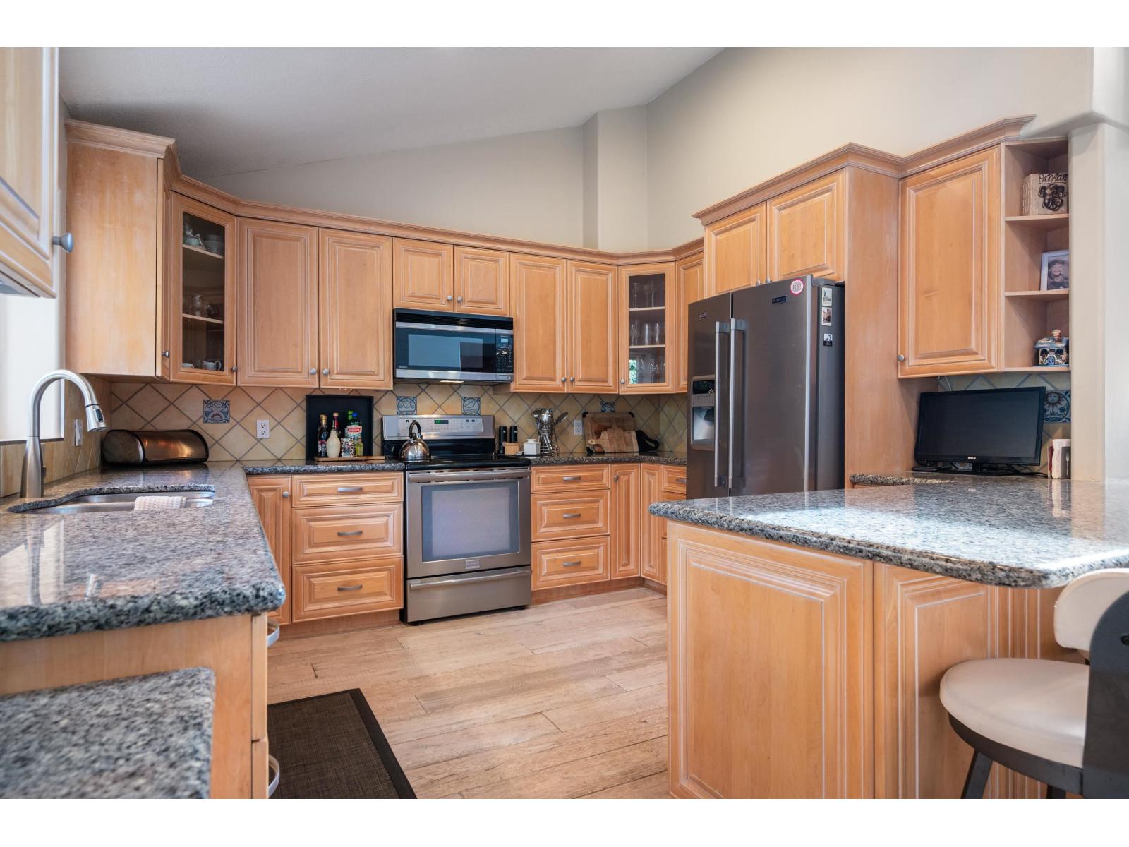 15456 Columbia Avenue, White Rock, British Columbia  V4B 1K2 - Photo 20 - R3098251