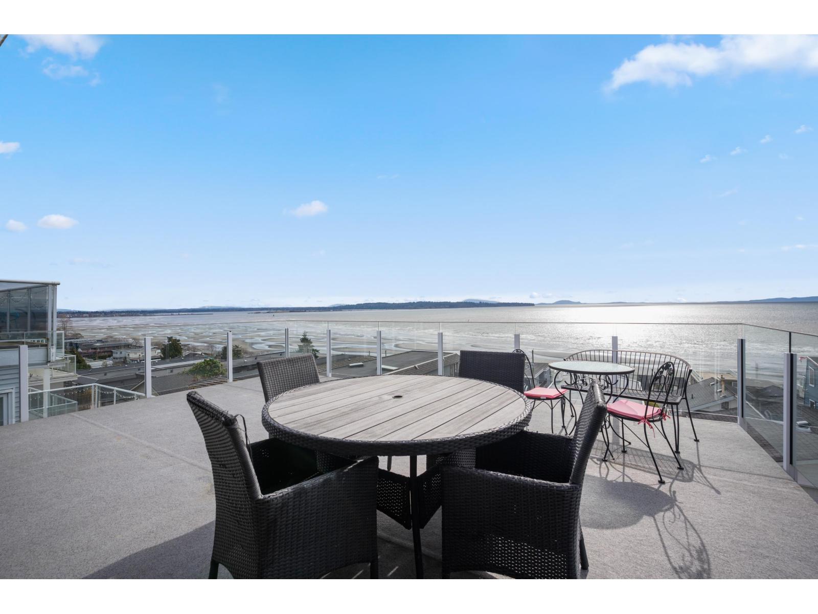 15456 Columbia Avenue, White Rock, British Columbia  V4B 1K2 - Photo 12 - R3098251