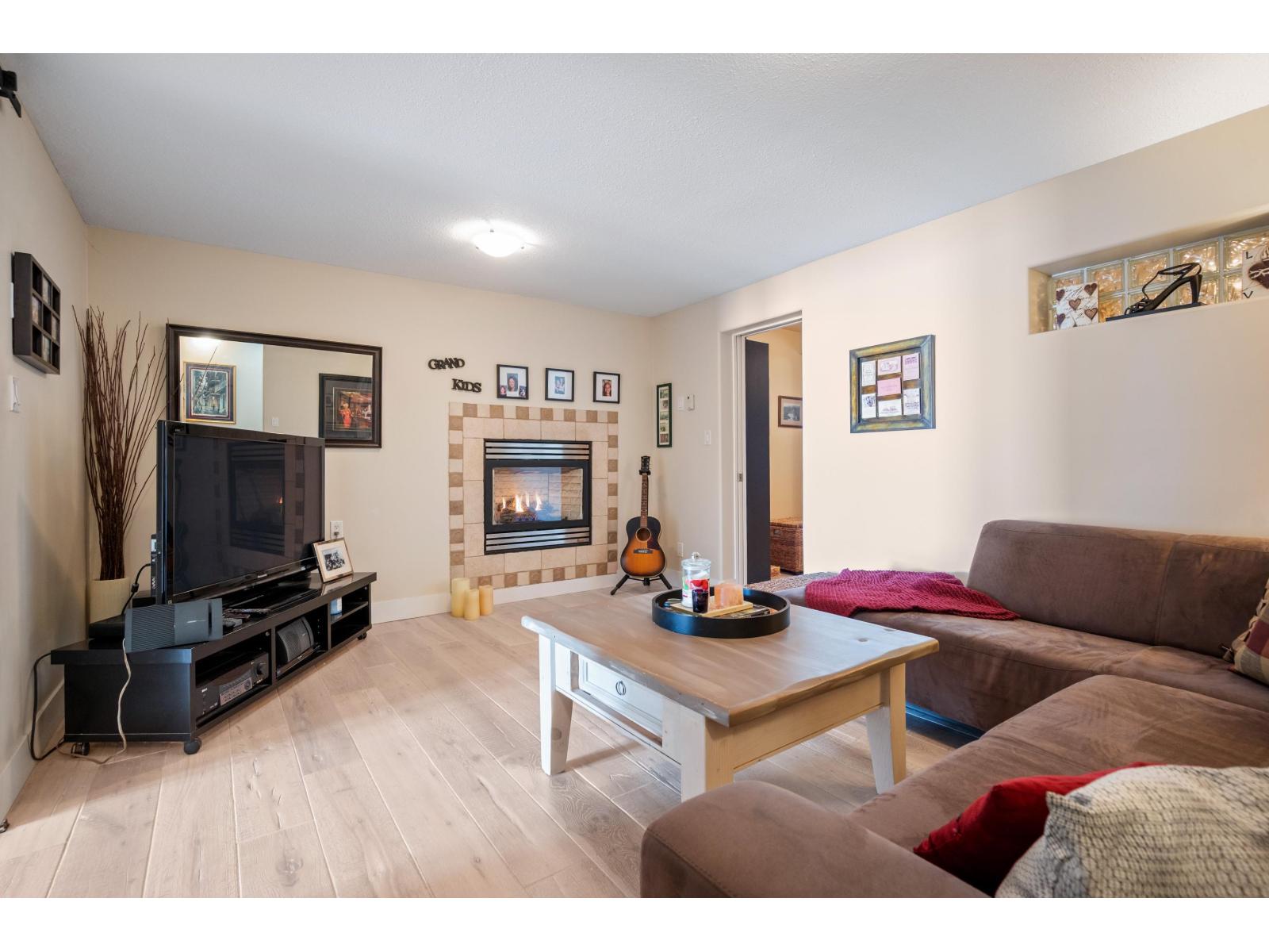 15456 Columbia Avenue, White Rock, British Columbia  V4B 1K2 - Photo 32 - R3098251