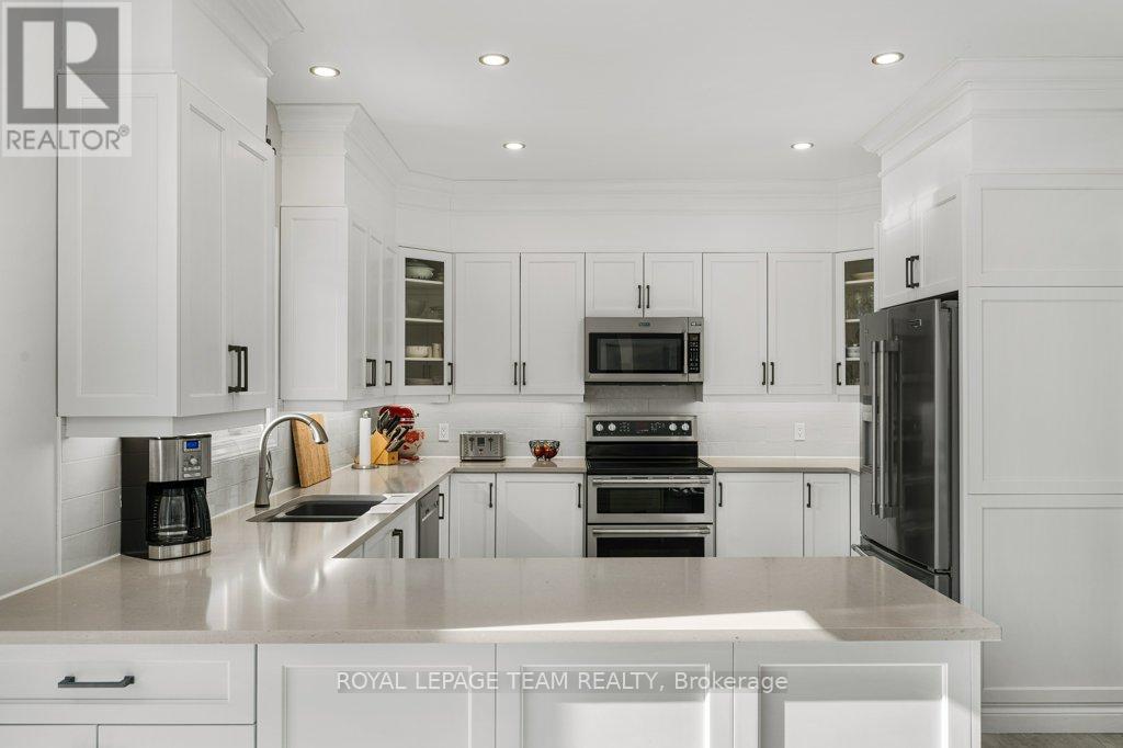 8 Thunderbird Crescent, Ottawa, Ontario  K2M 2V7 - Photo 16 - X12873668