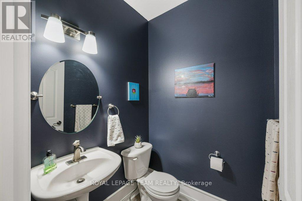 8 Thunderbird Crescent, Ottawa, Ontario  K2M 2V7 - Photo 11 - X12873668