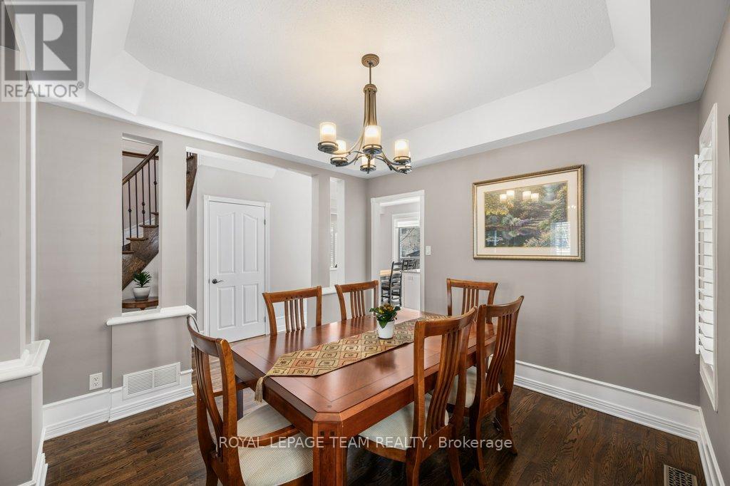 8 Thunderbird Crescent, Ottawa, Ontario  K2M 2V7 - Photo 14 - X12873668