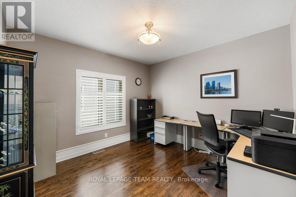 8 Thunderbird Crescent, Ottawa, Ontario  K2M 2V7 - Photo 10 - X12873668