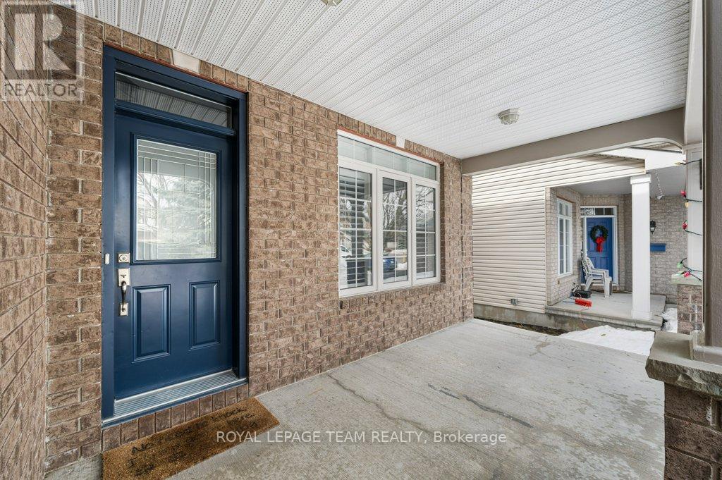 8 Thunderbird Crescent, Ottawa, Ontario  K2M 2V7 - Photo 4 - X12873668