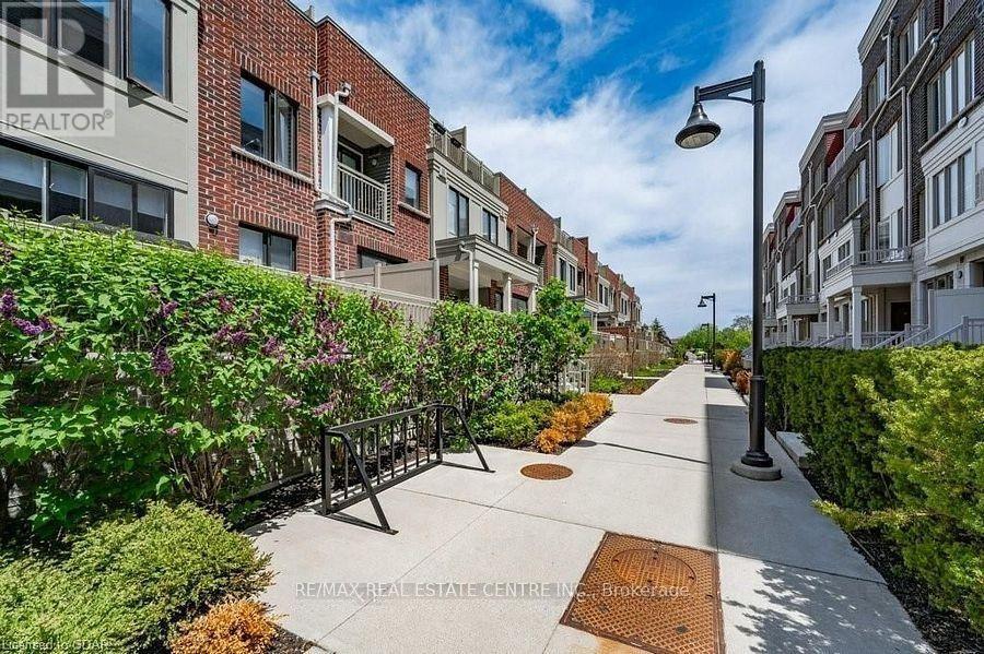 10 - 125 Long Branch Avenue, Toronto, Ontario  M8W 0A9 - Photo 2 - W12842694