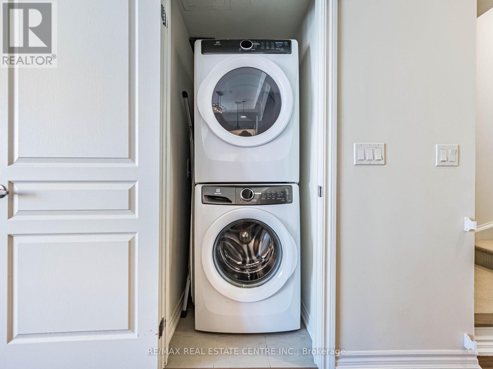 10 - 125 Long Branch Avenue, Toronto, Ontario  M8W 0A9 - Photo 20 - W12842694