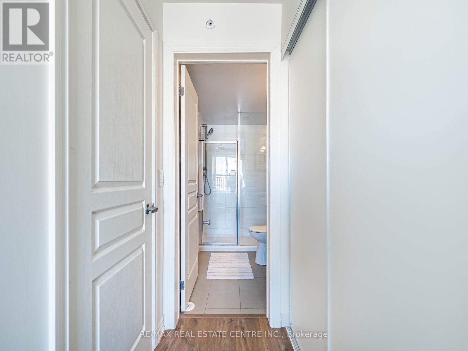 10 - 125 Long Branch Avenue, Toronto, Ontario  M8W 0A9 - Photo 27 - W12842694