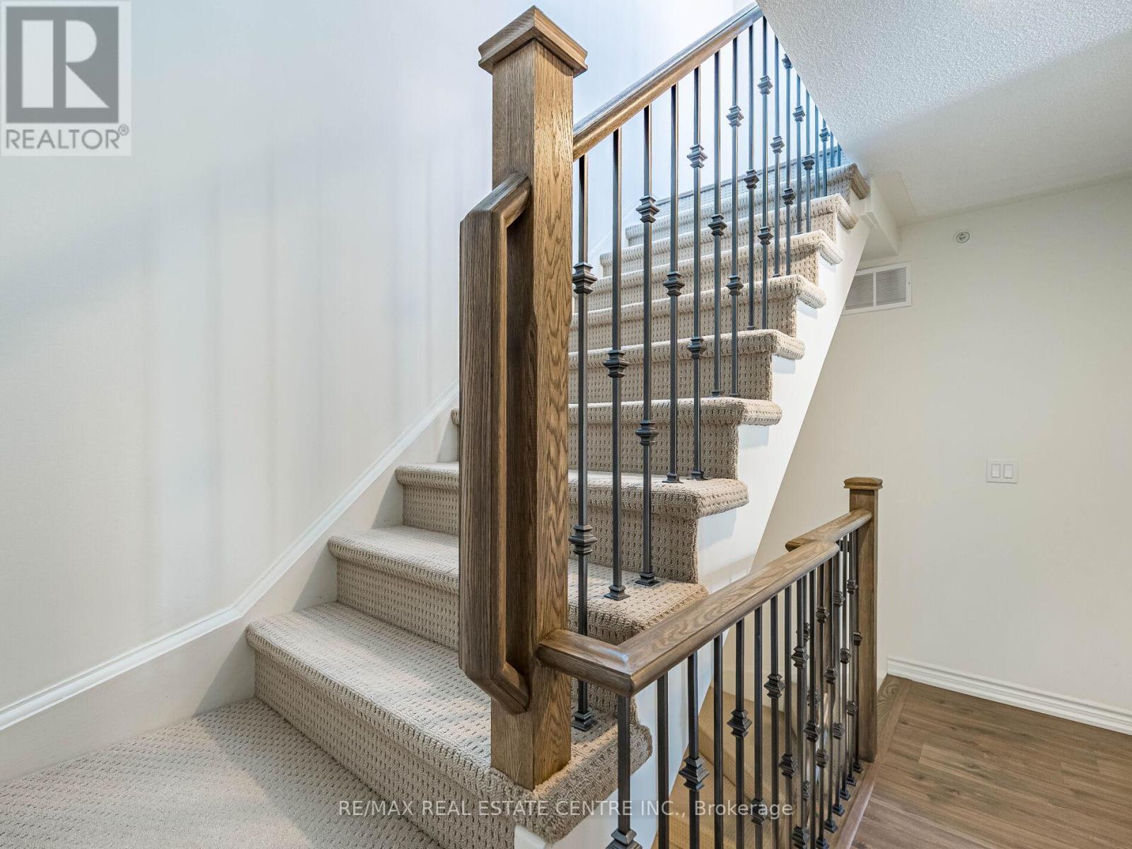 10 - 125 Long Branch Avenue, Toronto, Ontario  M8W 0A9 - Photo 38 - W12842694