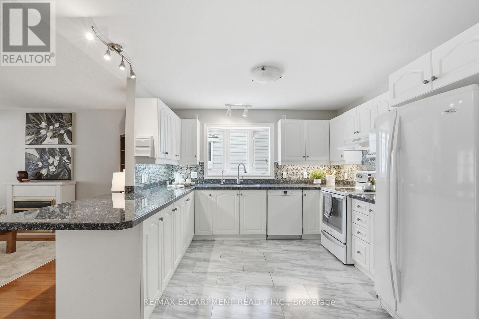 148 Glenariff Drive, Hamilton, Ontario  L8B 1A5 - Photo 13 - X12730528