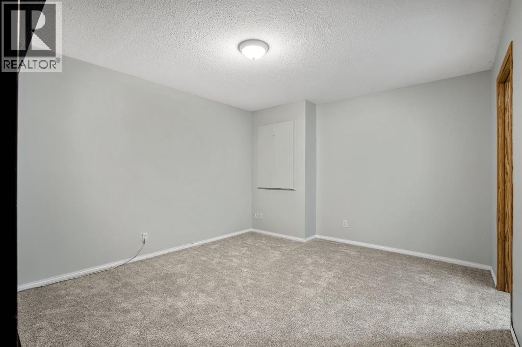 42 Douglas Glen Green Se, Calgary, Alberta  T2Z 2N1 - Photo 34 - A2290650