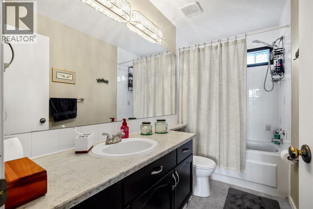 42 Douglas Glen Green Se, Calgary, Alberta  T2Z 2N1 - Photo 30 - A2290650