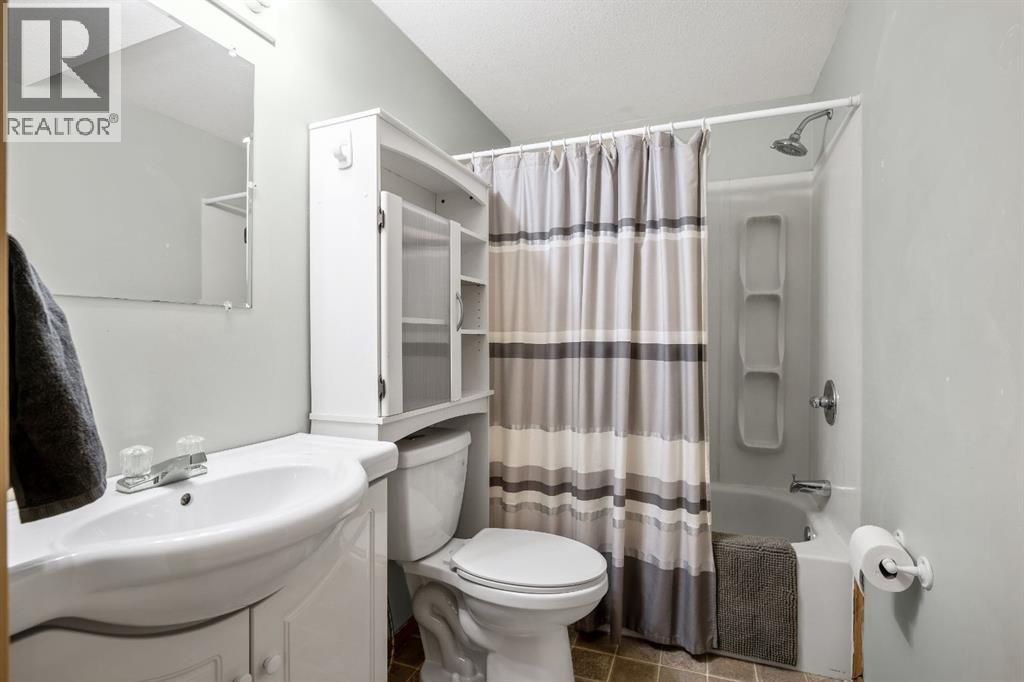 42 Douglas Glen Green Se, Calgary, Alberta  T2Z 2N1 - Photo 38 - A2290650