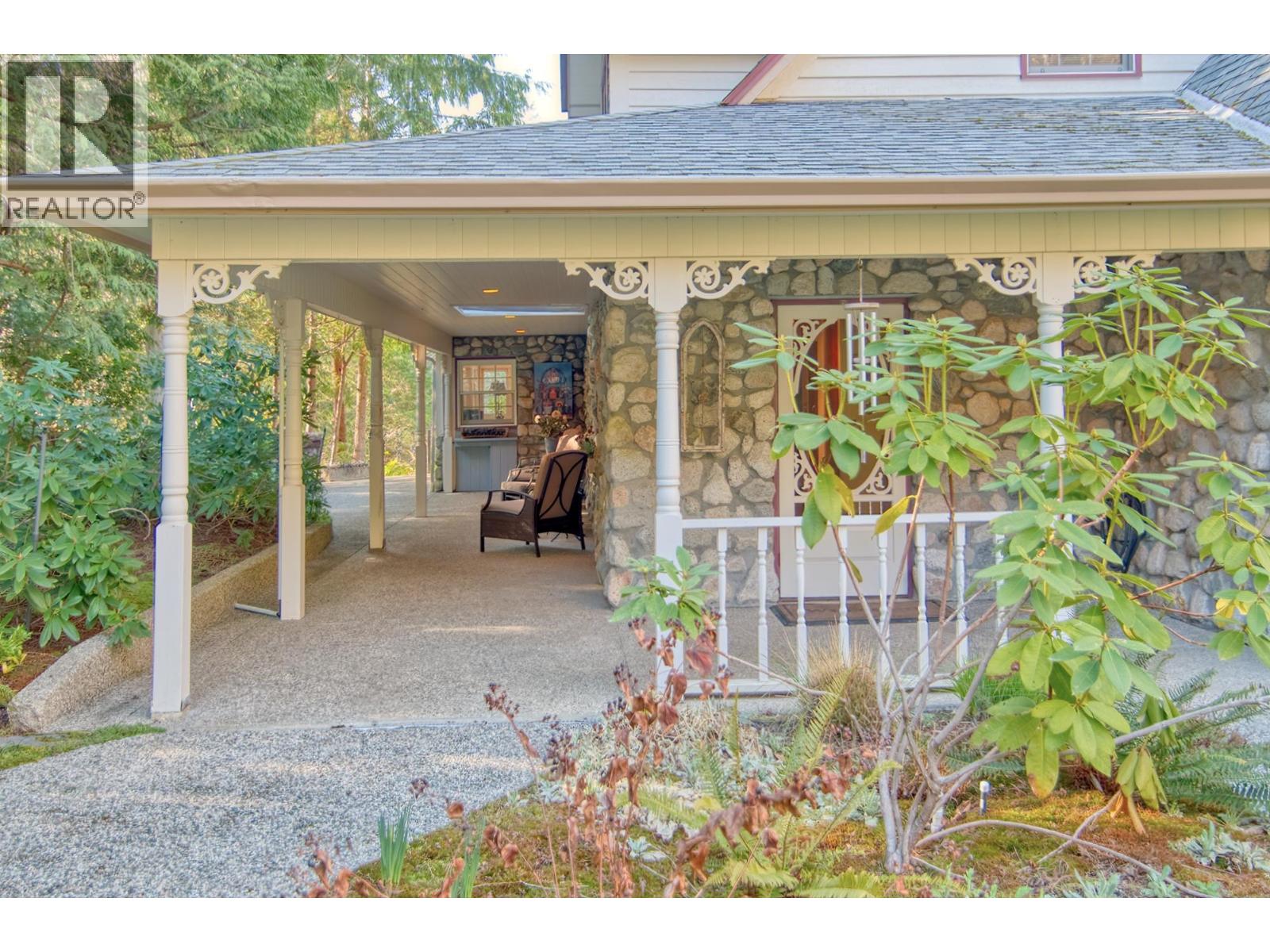 5479-5487 Brooks Road, Halfmoon Bay, British Columbia  V7Z 1G1 - Photo 11 - R3099039