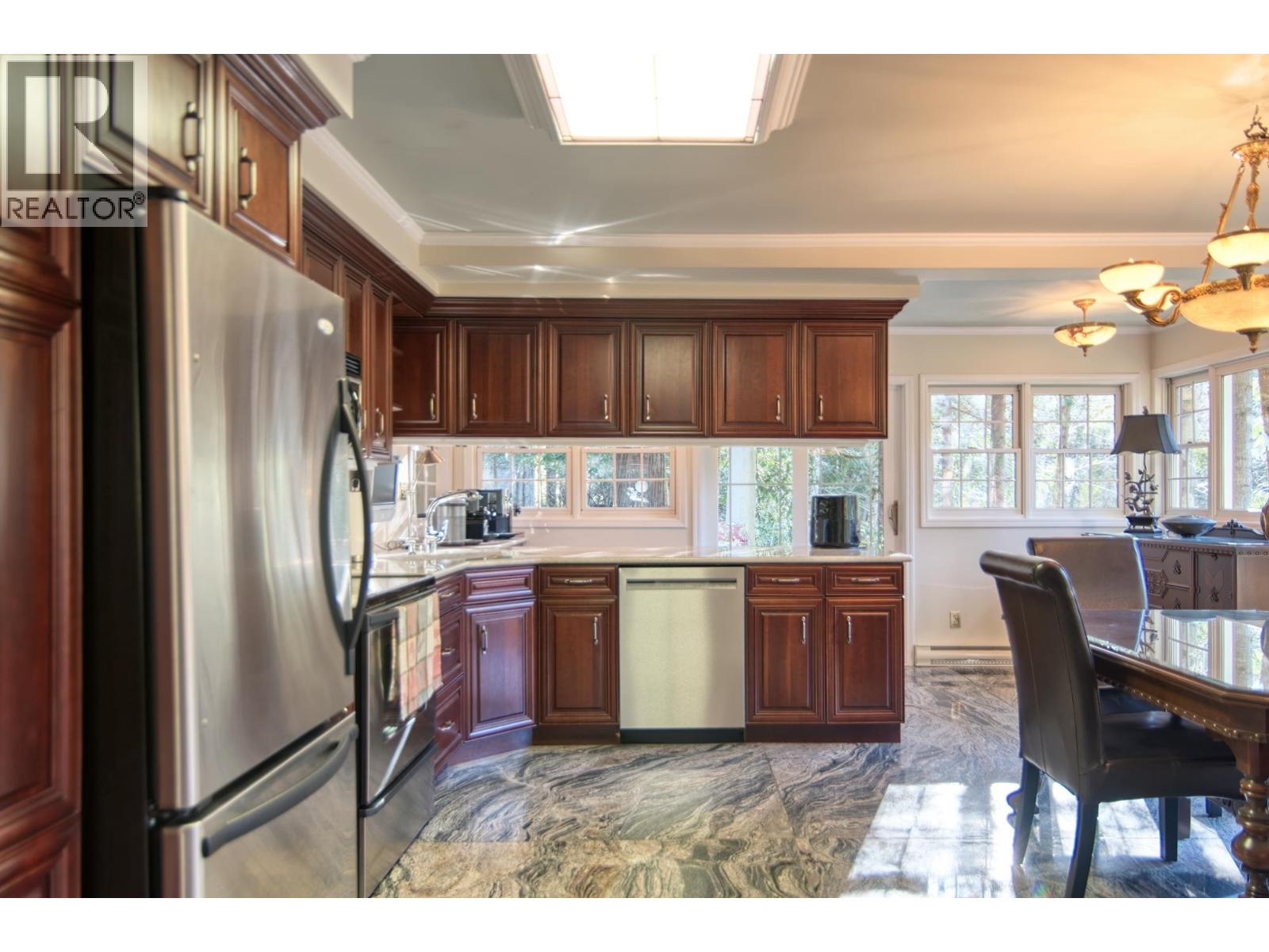 5479-5487 Brooks Road, Halfmoon Bay, British Columbia  V7Z 1G1 - Photo 17 - R3099039