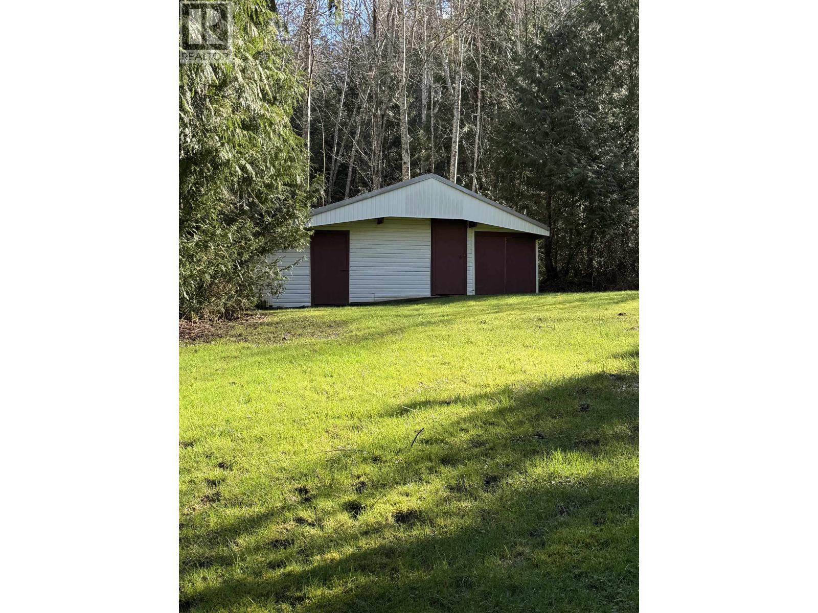 5479-5487 Brooks Road, Halfmoon Bay, British Columbia  V7Z 1G1 - Photo 30 - R3099039