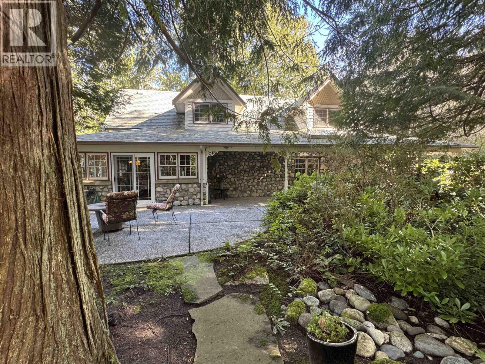 5479-5487 Brooks Road, Halfmoon Bay, British Columbia  V7Z 1G1 - Photo 6 - R3099039