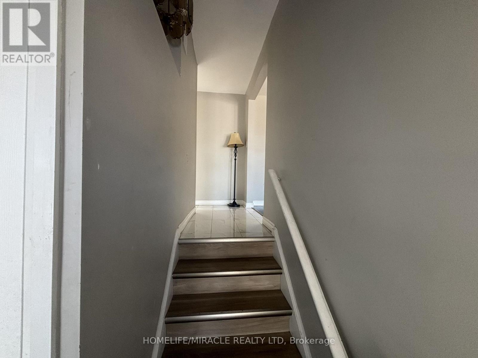 Main - 219 Mcmurchy Avenue, Brampton, Ontario  L6Y 1Z2 - Photo 3 - W12754276