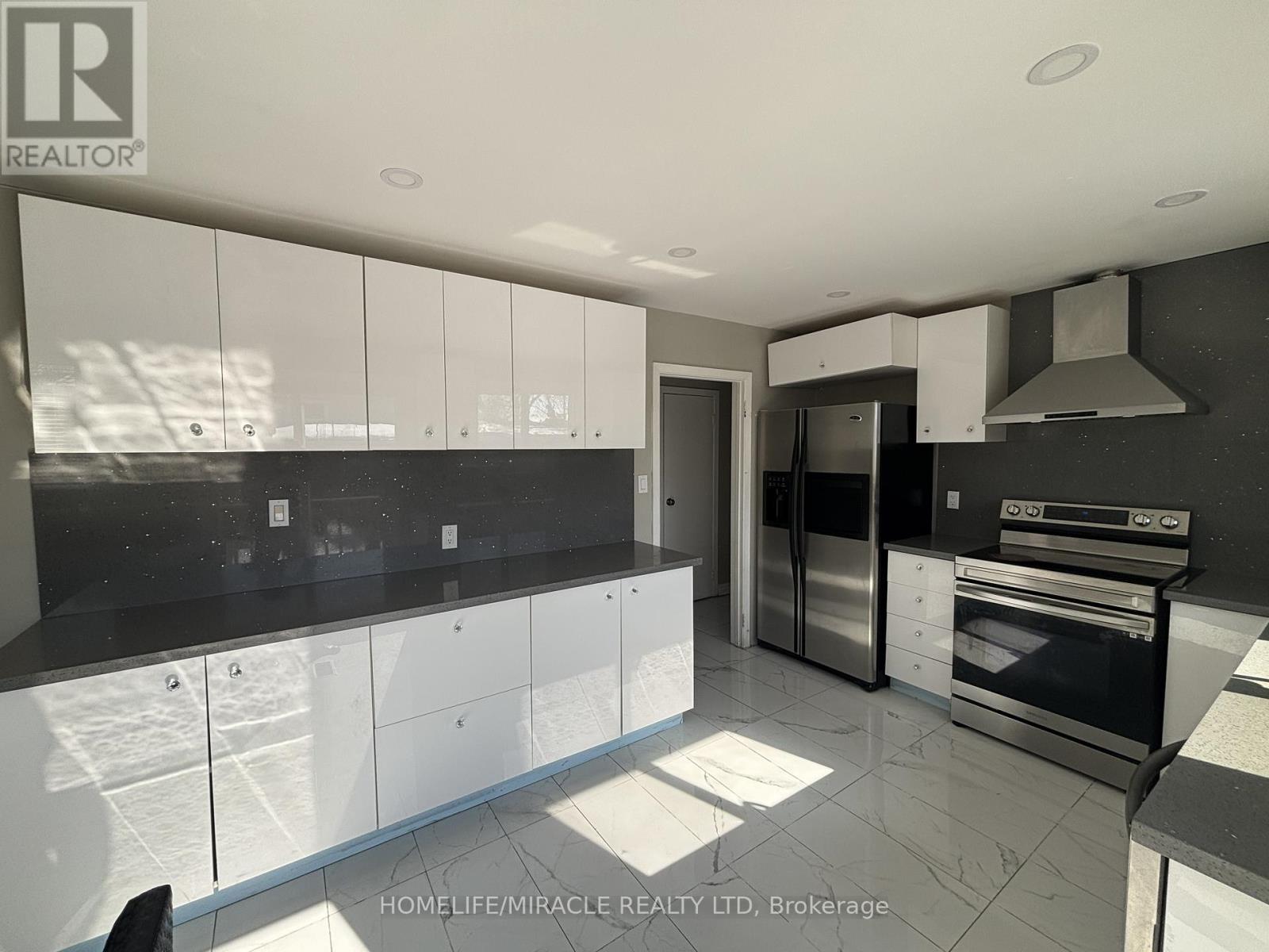 Main - 219 Mcmurchy Avenue, Brampton, Ontario  L6Y 1Z2 - Photo 9 - W12754276