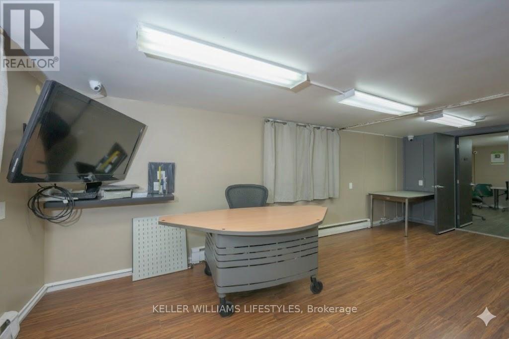 1235 Dundas Street, London East, Ontario  N5W 3B1 - Photo 13 - X12865024