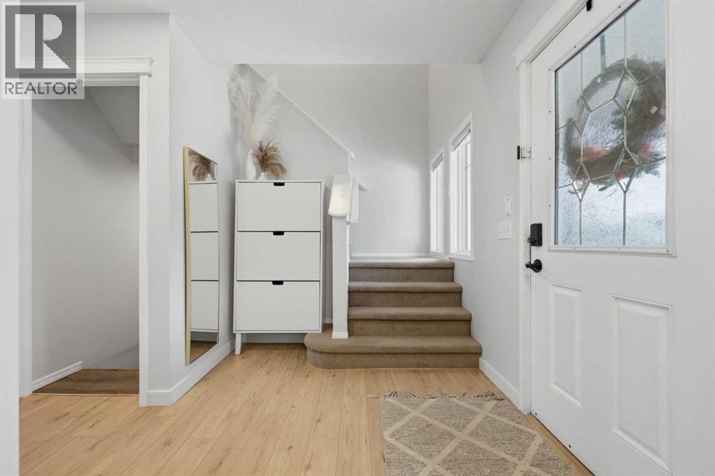 104 Panora Close Nw, Calgary, Alberta  T3G 0G4 - Photo 9 - A2281675