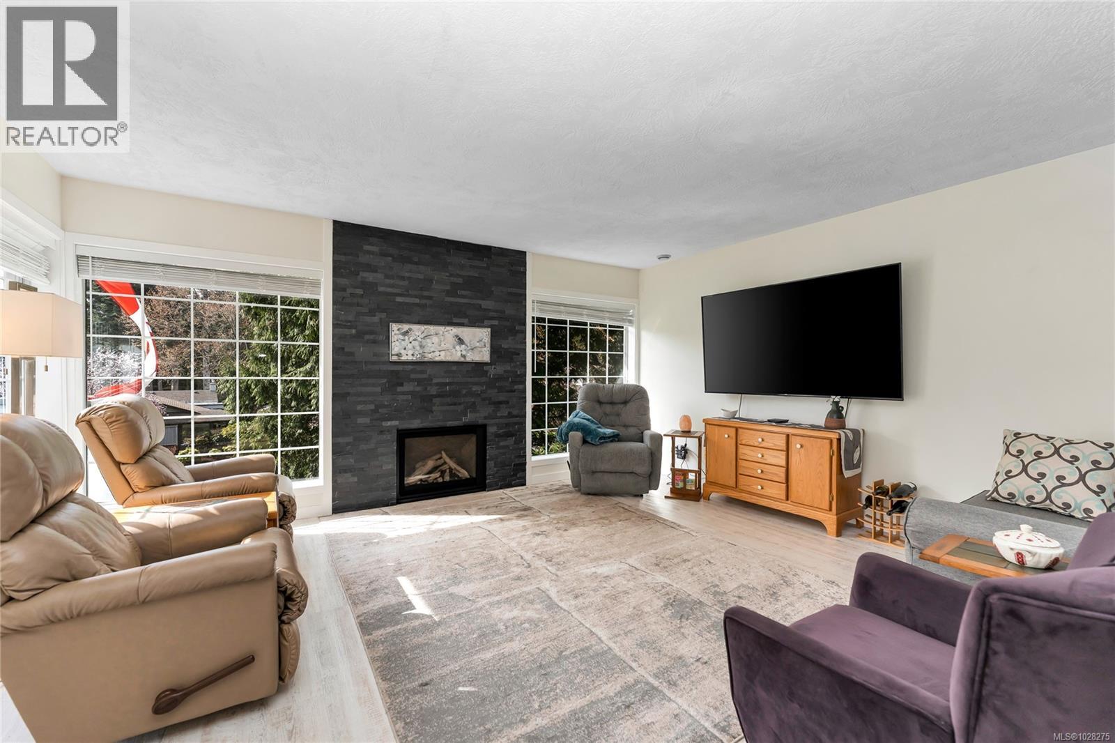 990 Scottswood Close, Saanich, British Columbia  V8Y 2V1 - Photo 10 - 1028275